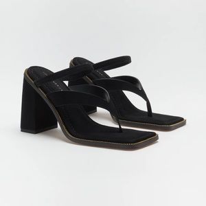 Good American black thong sandal